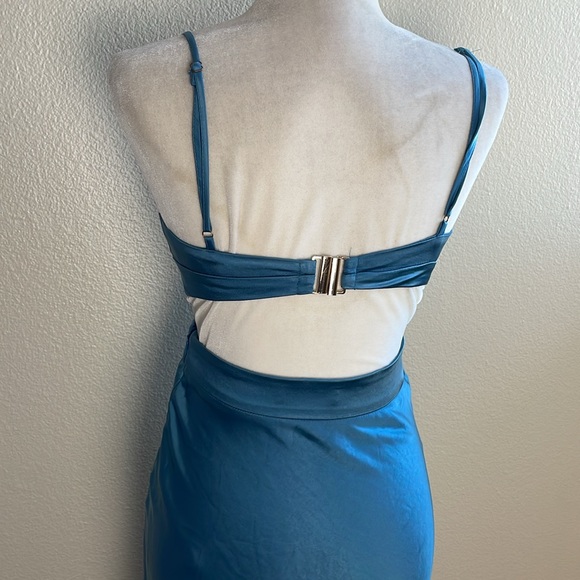 SHOWPO - PRECIOUS MAXI DRESS - PLUNGE CUT OUT DOUBLE SPLIT DRESS IN STEEL BLUE - Picture 10 of 12